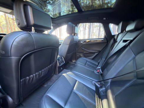 Used 2021 Porsche Macan image 15