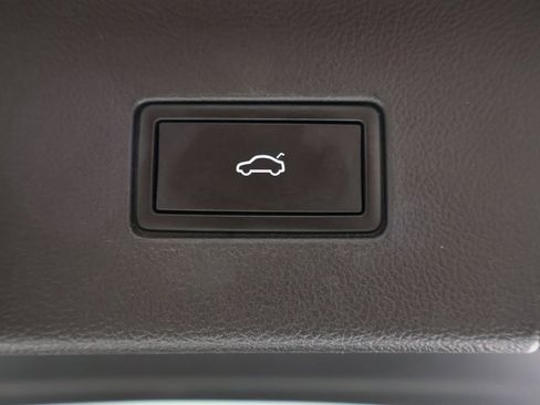 Used 2021 Volkswagen Atlas SE w/ Panoramic Sunroof Package image 17