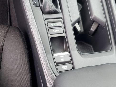 Used 2025 Honda Accord LX image 27