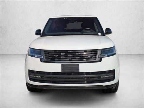 Used 2023 Land Rover Range Rover Long Wheelbase SE image 2