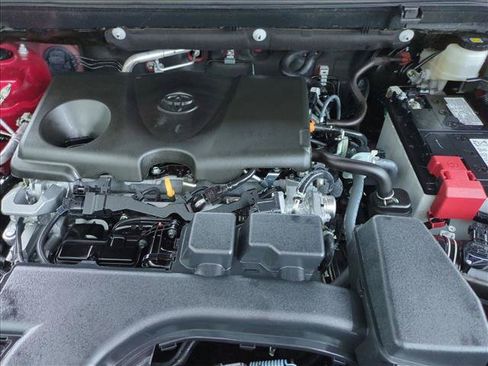 Certified 2025 Toyota RAV4 XLE FWD image 22