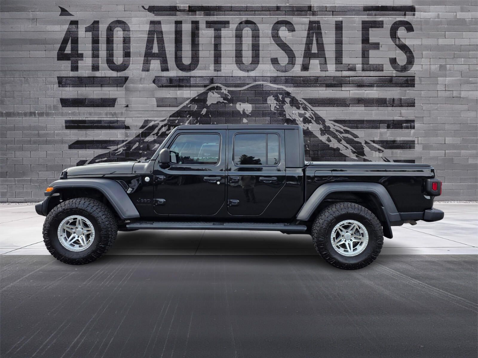Used 2020 Jeep Gladiator Sport AWD/4WD image 7