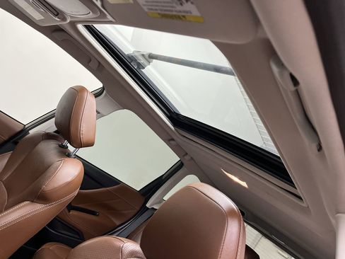 Used 2019 Subaru Forester Touring image 6