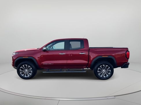 Used 2025 GMC Canyon Denali image 8