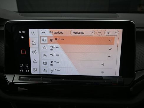 Used 2025 Volkswagen Atlas Peak Edition SE image 11