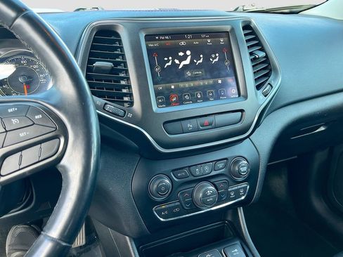 Used 2020 Jeep Cherokee Trailhawk w/ Comfort/Convenience Group image 16