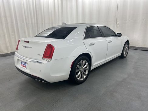Used 2018 Chrysler 300 Limited w/ Safetytec Plus Group image 6