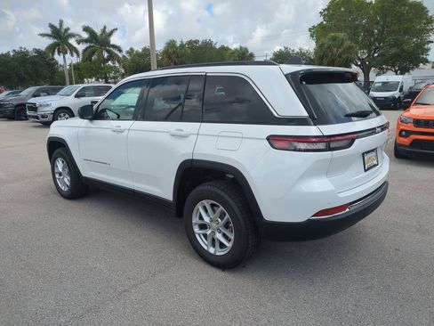 New 2026 Jeep Grand Cherokee Laredo RWD image 7