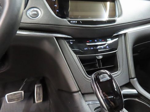 Used 2022 Cadillac XT5 Sportv w/ Technology Package image 55