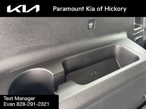 Used 2025 Kia Sorento S w/ Panoramic Sunroof Package image 14