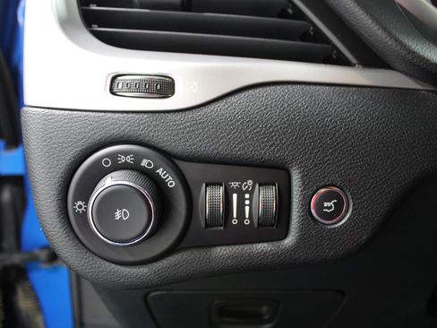 Used 2018 Jeep Cherokee Trailhawk w/ Comfort/Convenience Group AWD/4WD image 8