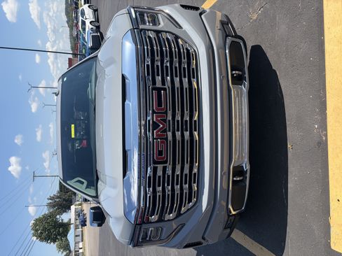 Used 2024 GMC Sierra 1500 Denali w/ Denali Reserve Package AWD/4WD image 10