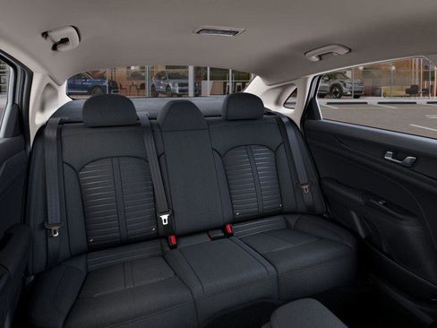 New 2025 Kia K5 LXS image 17