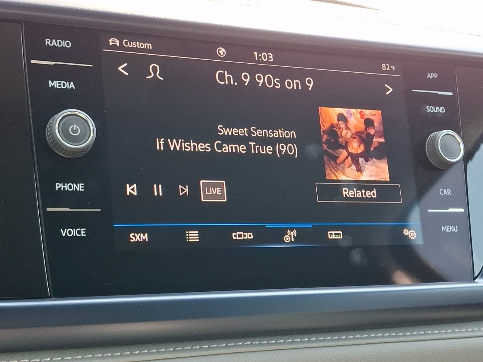 Certified 2024 Volkswagen Taos SE AWD/4WD image 17