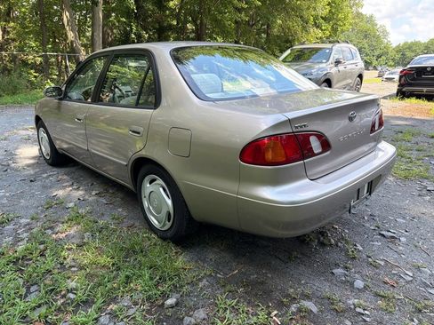 Used 1998 Toyota Corolla FWD image 4