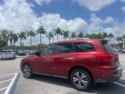 Used 2017 Nissan Pathfinder SL FWD image 11