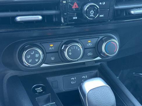 Used 2025 Nissan Kicks SV FWD image 21