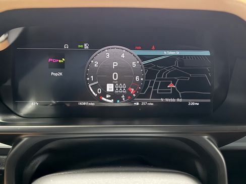 Used 2023 Land Rover Defender 130 X-Dynamic SE AWD/4WD image 15