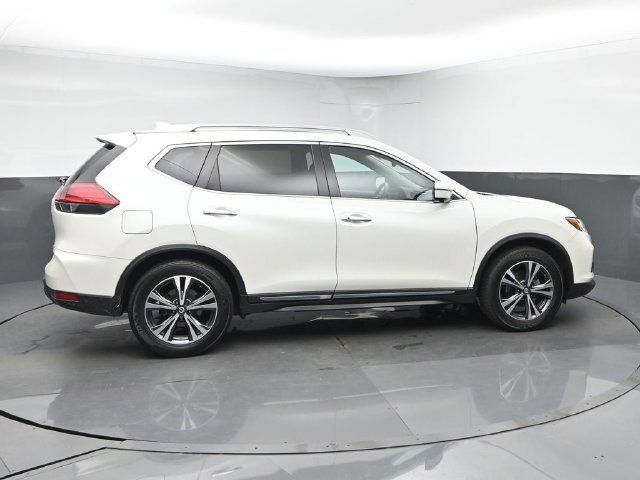Used 2017 Nissan Rogue SL w/ SL Premium Package FWD image 9
