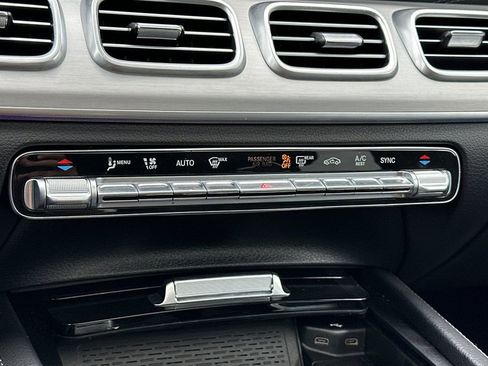 Used 2024 Mercedes-Benz GLS 450 4MATIC image 22