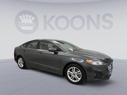 Used 2018 Ford Fusion SE w/ Fusion SE Technology Package image 7