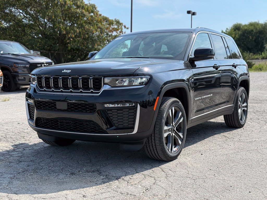 New 2027 Jeep Grand Cherokee Limited AWD/4WD image 2