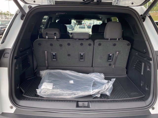 Used 2026 Chevrolet Traverse LT w/ LPO, Floor Liner Package FWD image 9