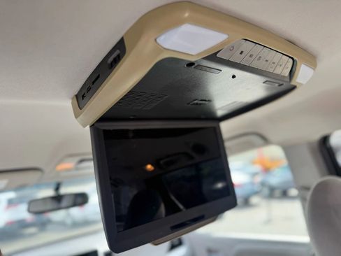 Used 2015 Toyota Sienna LE image 13