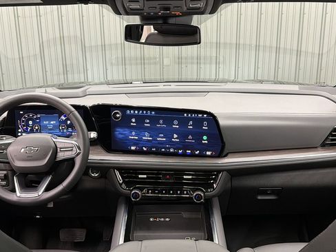 Used 2025 Chevrolet Tahoe Z71 w/ Comfort Package image 37