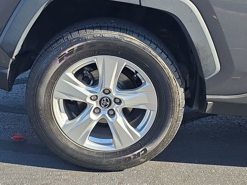 Used 2021 Toyota RAV4 XLE image 11