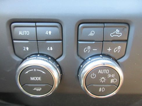 New 2026 GMC Sierra 2500 AT4 w/ AT4 Premium Plus Package AWD/4WD image 19