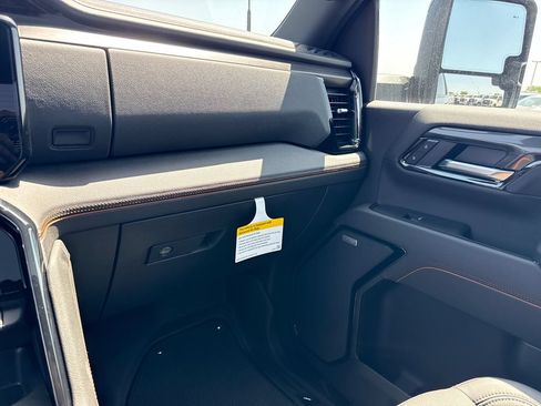 New 2026 GMC Sierra 2500 AT4 w/ AT4 Premium Plus Package AWD/4WD image 27