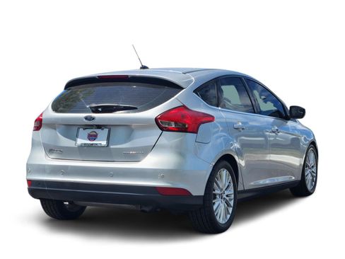 Used 2017 Ford Focus Titanium FWD image 3