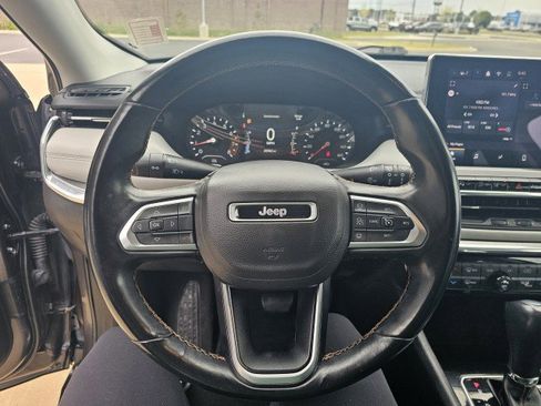 Used 2022 Jeep Compass Limited image 32