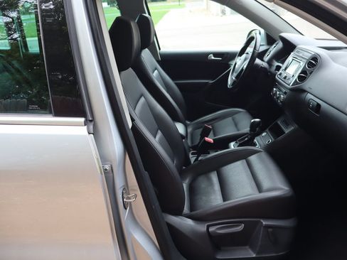 Used 2014 Volkswagen Tiguan SEL AWD/4WD image 22