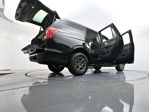 New 2025 Ford Expedition Active image 40