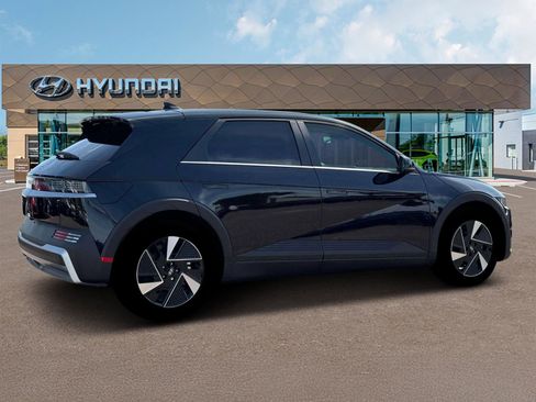 New 2025 Hyundai Ioniq 5 SE image 8