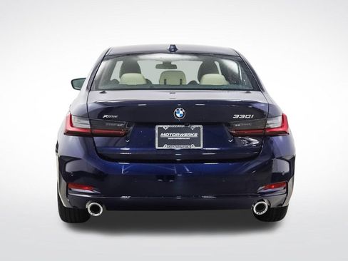New 2026 BMW 330i xDrive Sedan w/ Premium Package AWD/4WD image 4