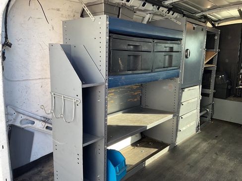 Used 2009 Chevrolet Express 2500 image 12