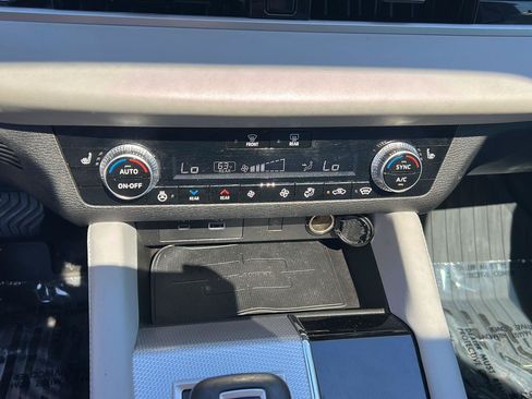 Used 2024 Mitsubishi Outlander SEL AWD/4WD image 14