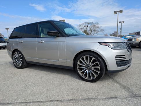 Used 2018 Land Rover Range Rover HSE image 2