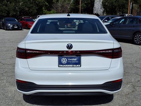 Certified 2025 Volkswagen Jetta Sport image 22