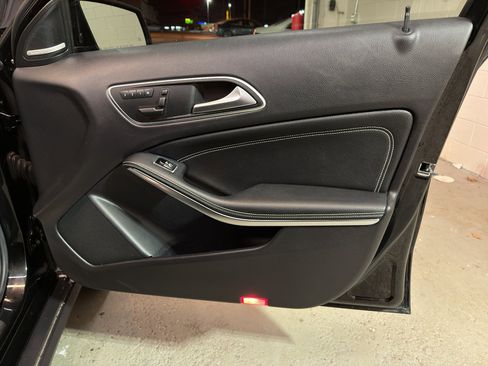 Used 2015 Mercedes-Benz GLA 250 4MATIC image 22