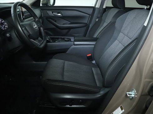 Used 2025 Nissan Rogue SV AWD/4WD image 18