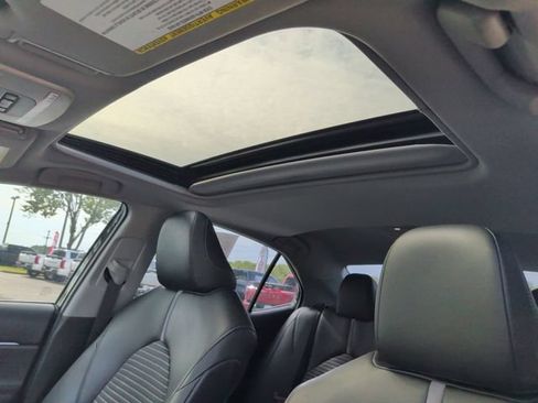 Used 2022 Toyota Camry SE FWD image 27