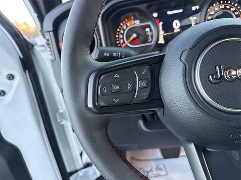 Used 2024 Jeep Wrangler Unlimited Rubicon image 14