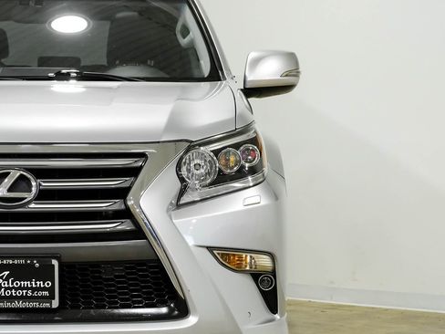 Used 2017 Lexus GX 460 image 42