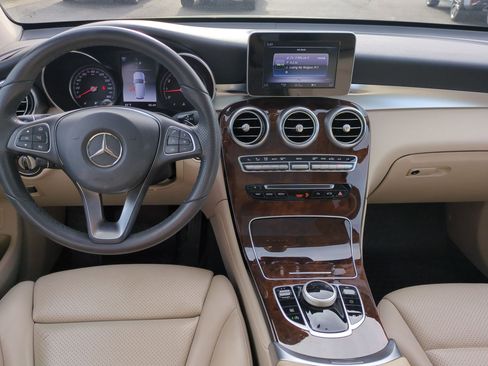 Used 2018 Mercedes-Benz GLC 300 4MATIC image 30