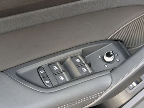 Certified 2025 Audi Q5 2.0T Premium Plus w/ Premium Plus Package image 11