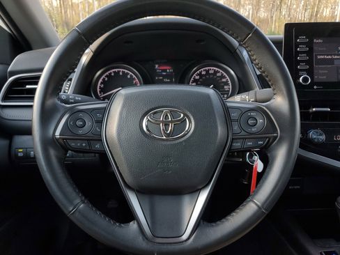 Used 2024 Toyota Camry SE image 19